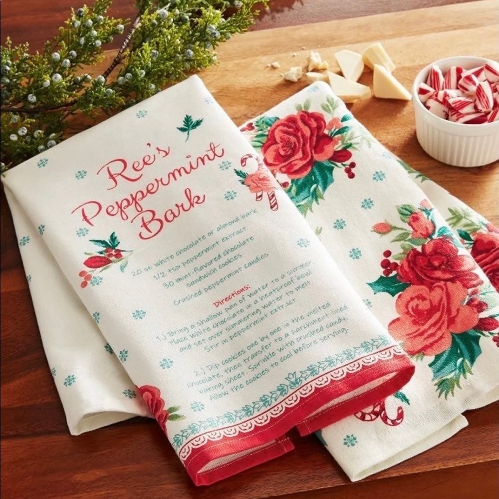 The Pioneer Woman ~ Peppermint Bark Kitchen Towels 2 Piece